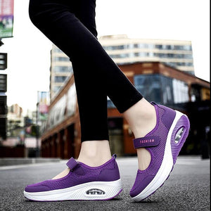 Women's stretchable breathable lightweight walking shoes