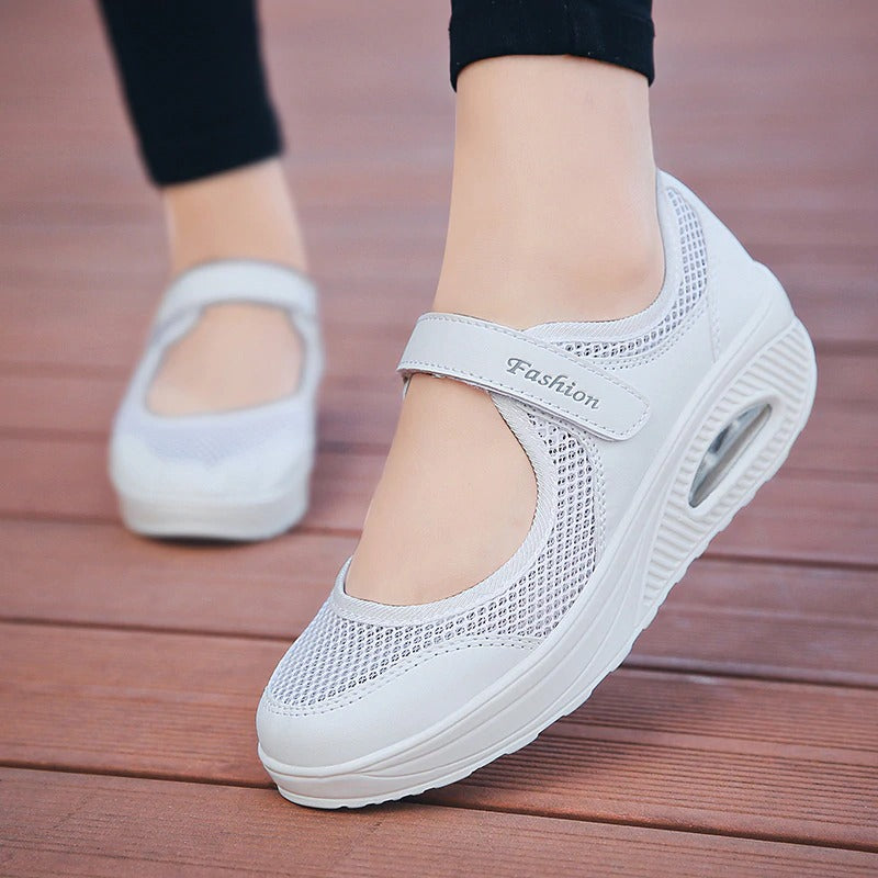 Women's stretchable breathable lightweight walking shoes