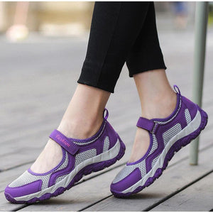 New stretchable breathable lightweight walking shoes