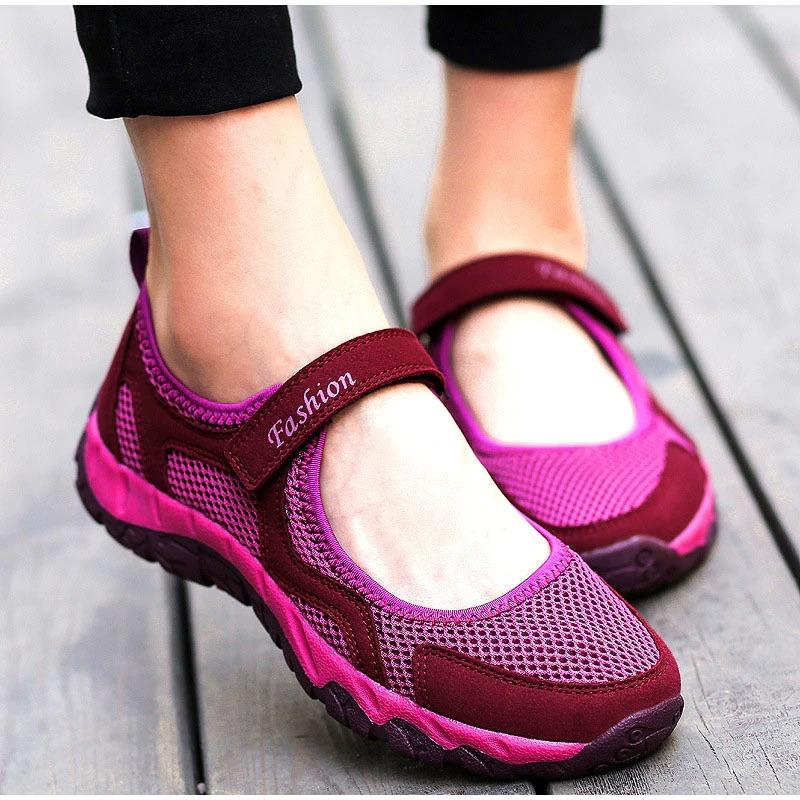 New stretchable breathable lightweight walking shoes